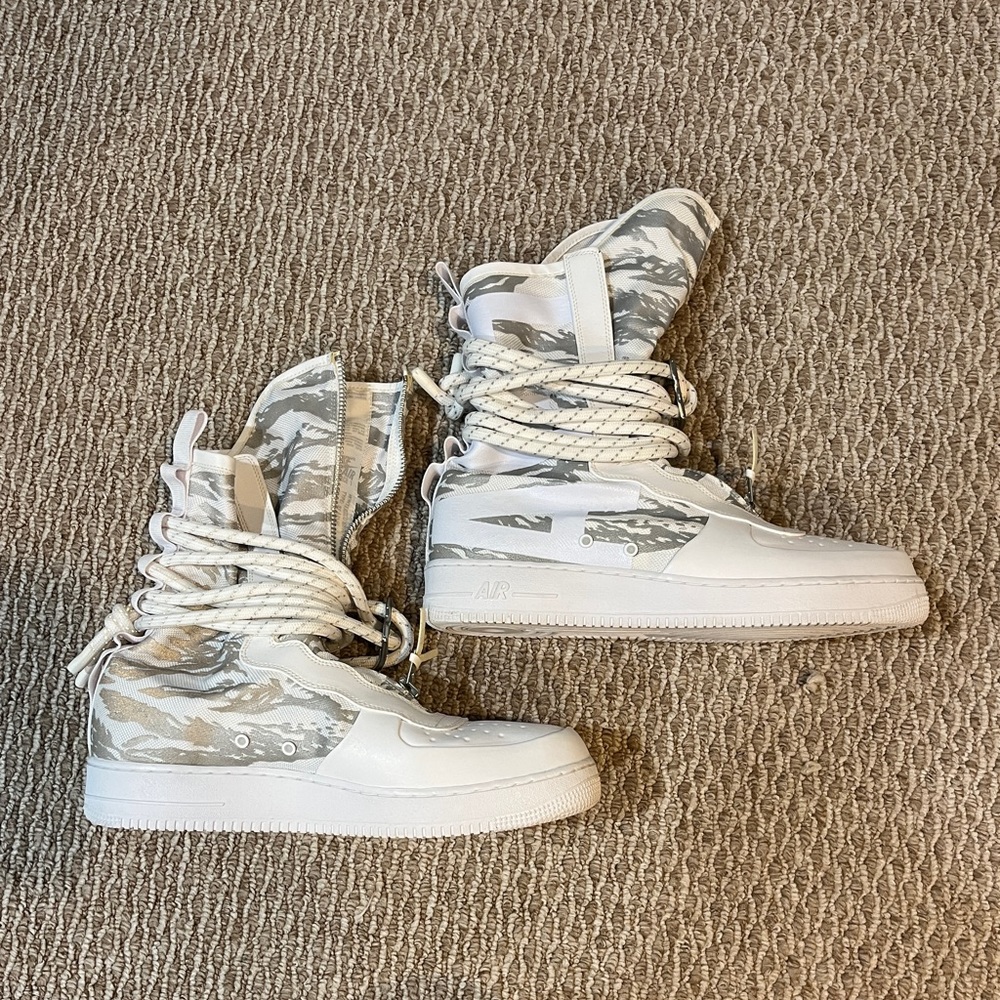 Nike SF Air Force 1 High in Winter Camo